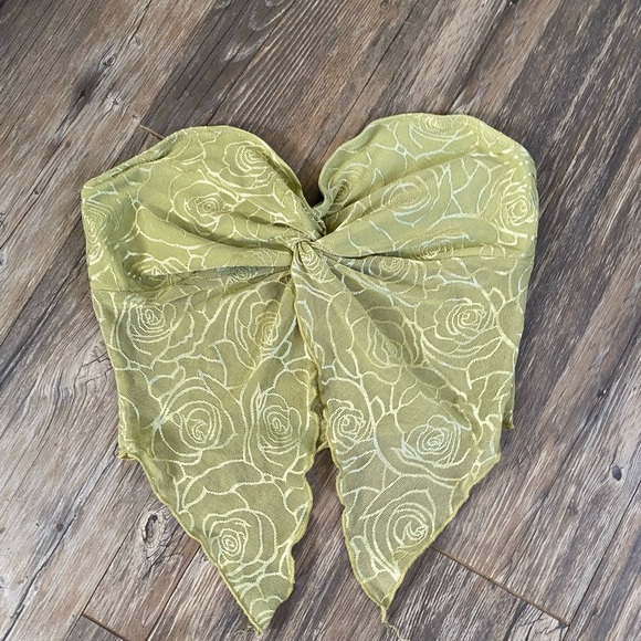 SHEIN Green Floral Crop Top - Picture 2 of 4